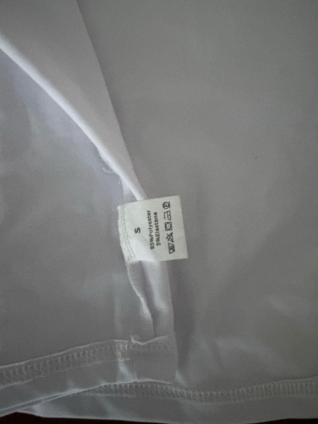 Camiseta blanca de licra manga larga