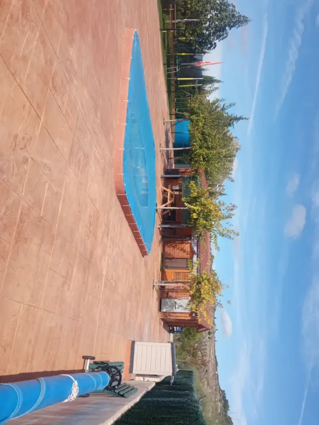 Parcela en venta con piscina