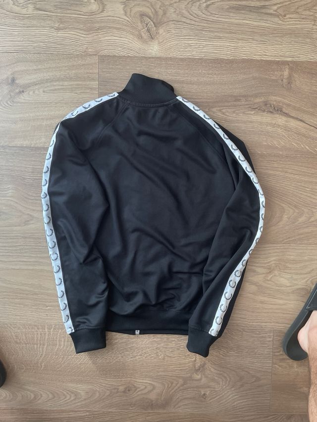 Sudadera Fred Perry Negra Rayas Blancas