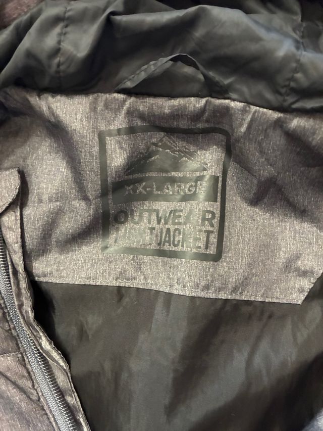 Chaqueta acolchada gris y negra Talla XL