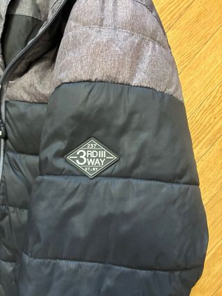 Chaqueta acolchada gris y negra Talla XL