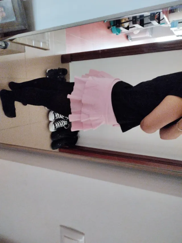 Falda rosa corta (sin cinturón)