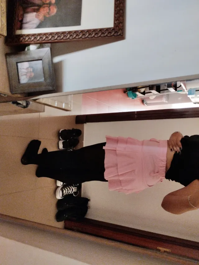 Falda rosa corta (sin cinturón)