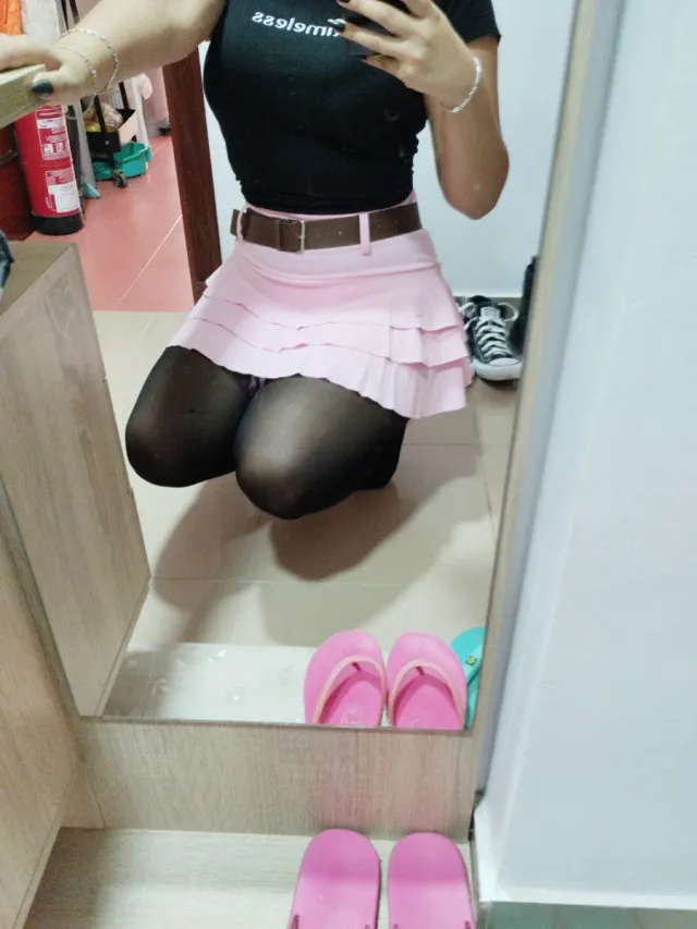 Falda rosa corta (sin cinturón)