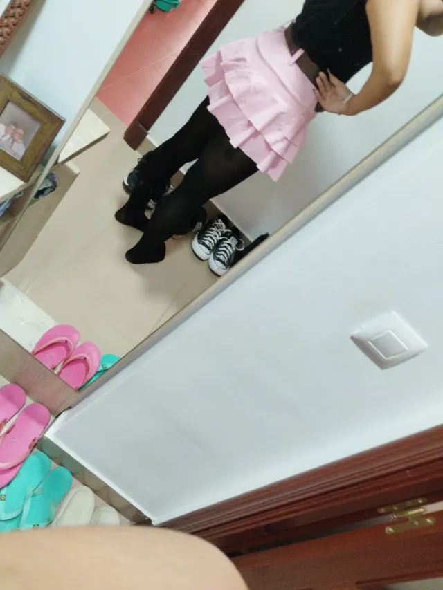 Falda rosa corta (sin cinturón)