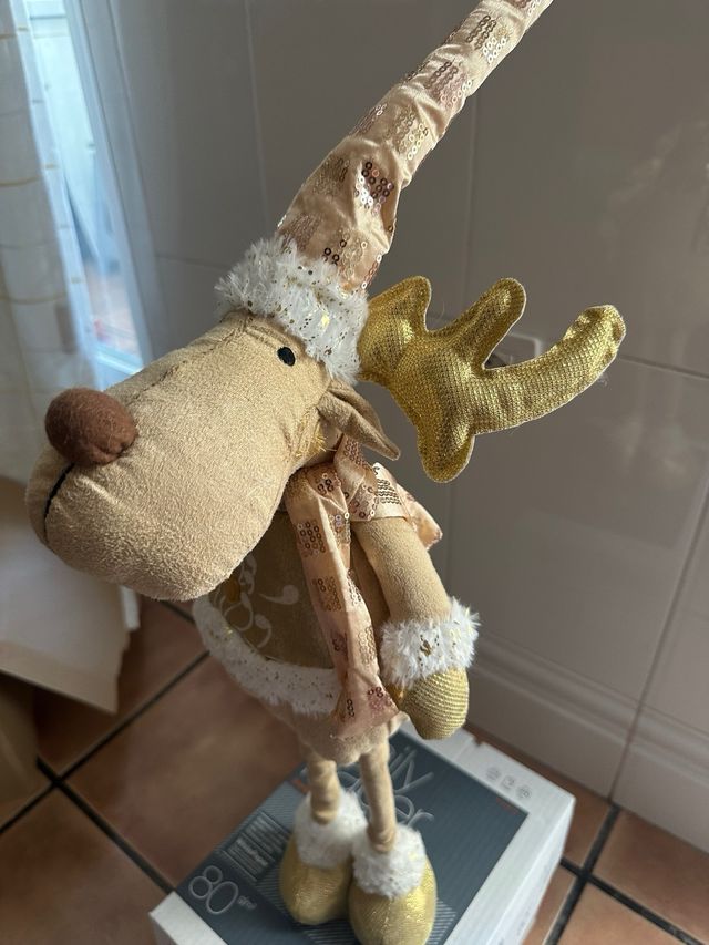 Figura Reno Navideño Decoración Beige y Dorado