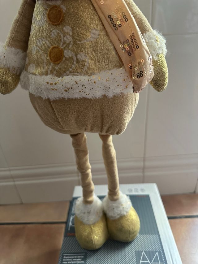 Figura Reno Navideño Decoración Beige y Dorado