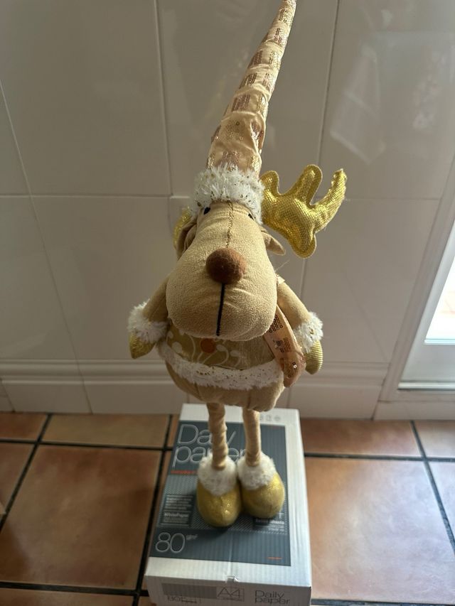 Figura Reno Navideño Decoración Beige y Dorado
