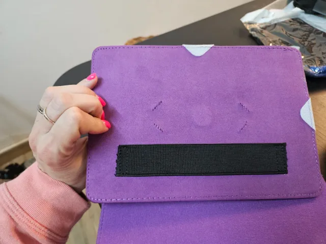 Funda morada para tablet/ebook