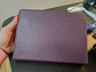 Funda morada para tablet/ebook