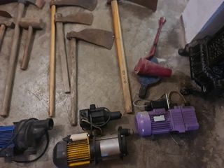 Lote de herramientas y bombas de agua