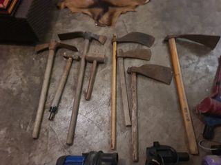 Lote de herramientas y bombas de agua