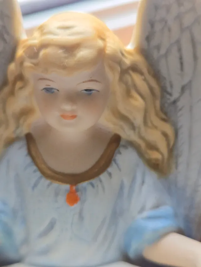 Benditera de porcelana ángel