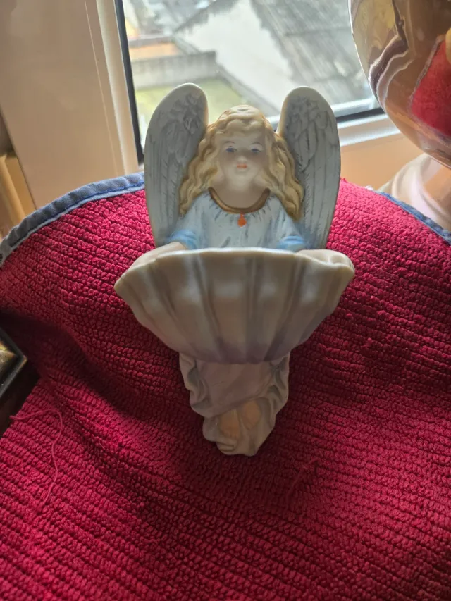 Benditera de porcelana ángel