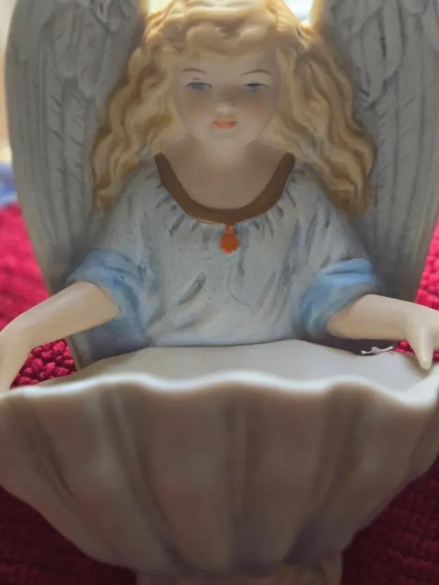 Benditera de porcelana ángel