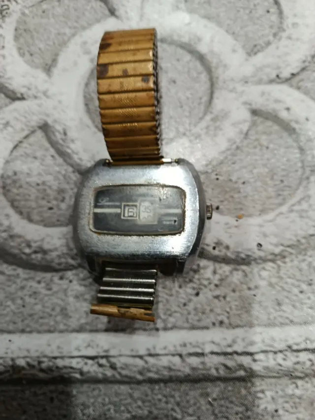 Reloj Vintage Dorado y Plateado