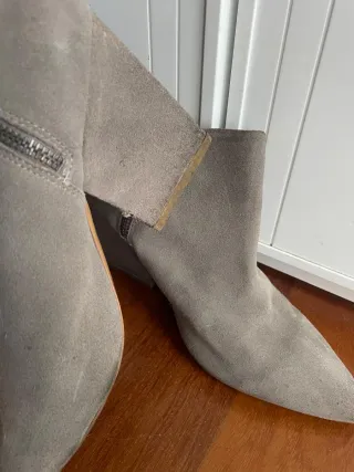 Botines grises de ante