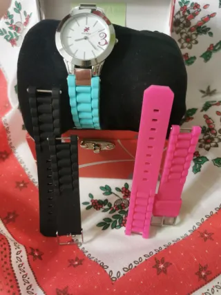 Reloj con correas de silicona intercambiable