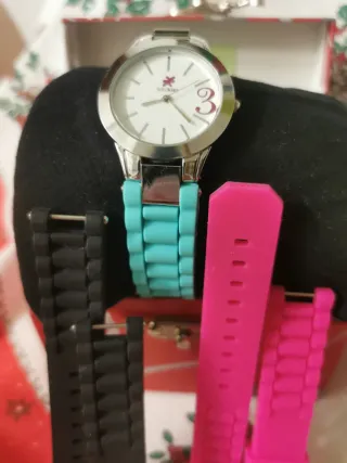 Reloj con correas de silicona intercambiable