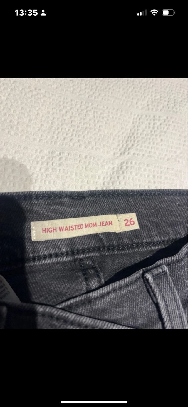 Vaqueros Levi's grises