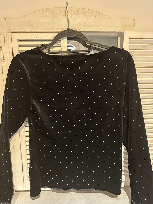 Camiseta efecto terciopelo negra y brillantes | M