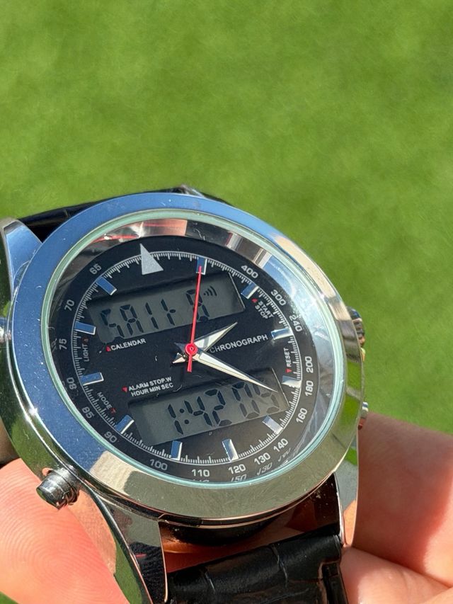 Reloj Analógico-Digital Negro