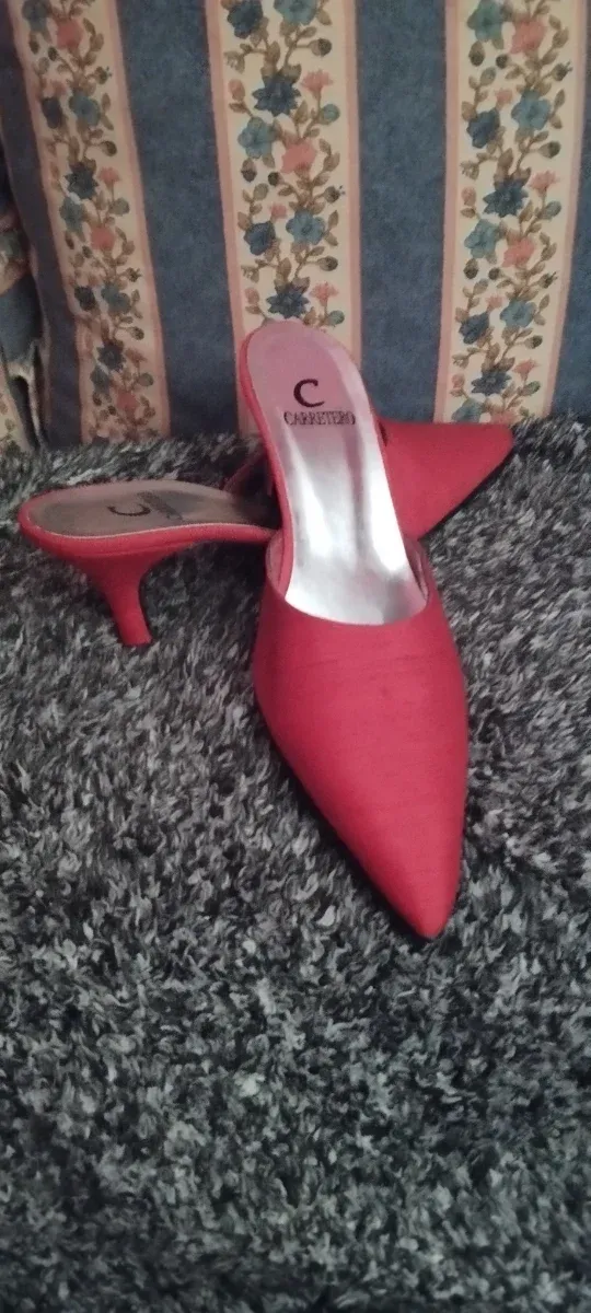 Zapatos de tacón rojo