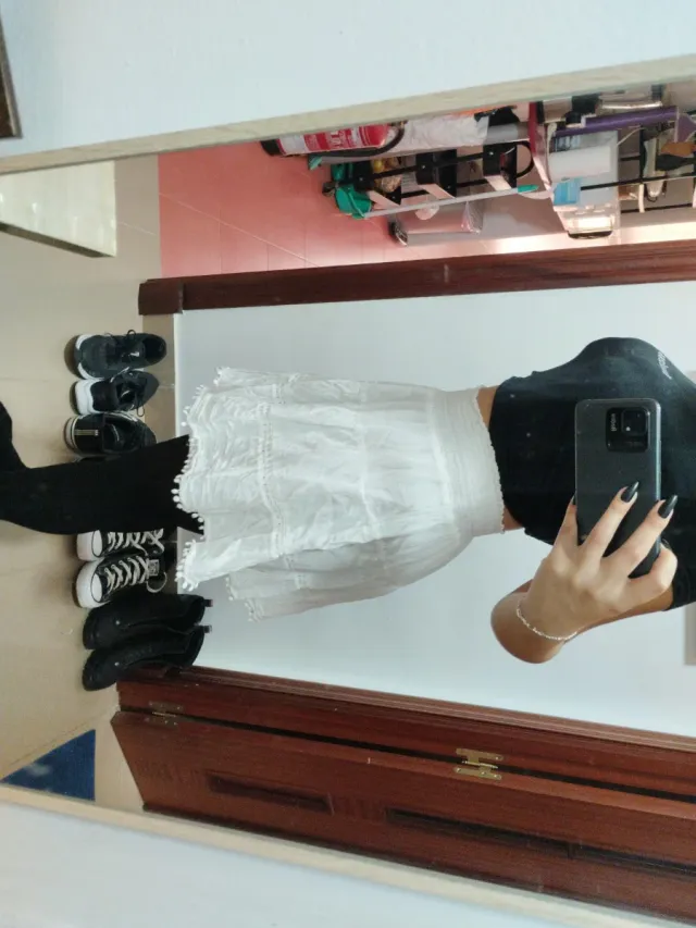 Falda blanca midi