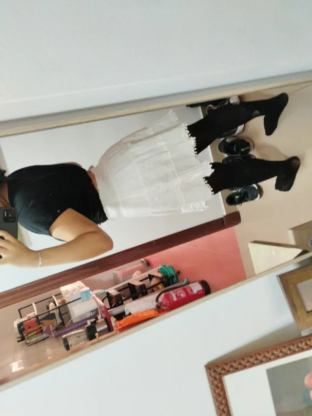 Falda blanca midi