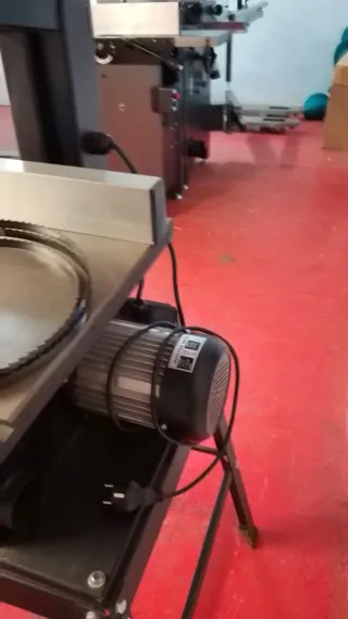 Sierra Cinta Lombarte HBS250 Madera 220v