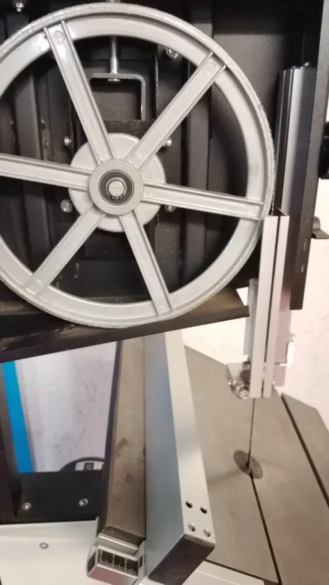 Sierra Cinta Lombarte HBS250 Madera 220v