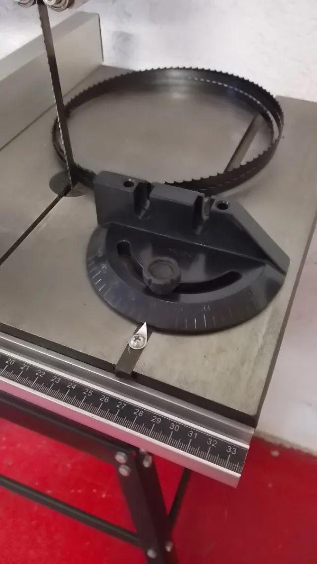 Sierra Cinta Lombarte HBS250 Madera 220v