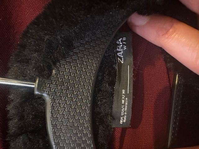 Camisa granate, cuello alto con pelo | L