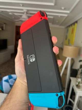 Nintendo Switch OLED Roja + Complementos
