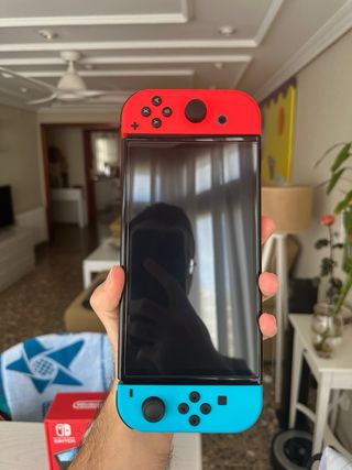 Nintendo Switch OLED Roja + Complementos