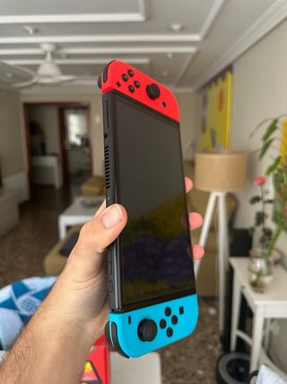 Nintendo Switch OLED Roja + Complementos