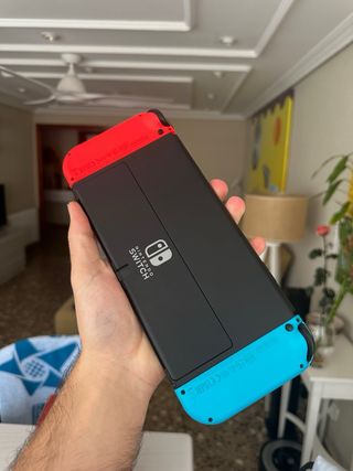 Nintendo Switch OLED Roja + Complementos