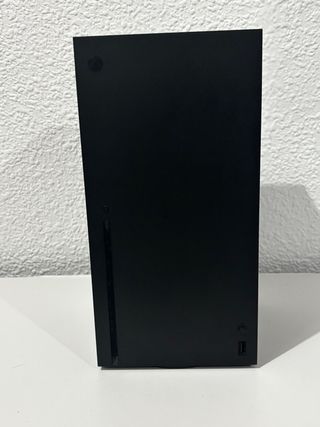 Xbox Series X con 2 mandos