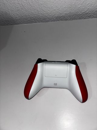 Xbox Series X con 2 mandos