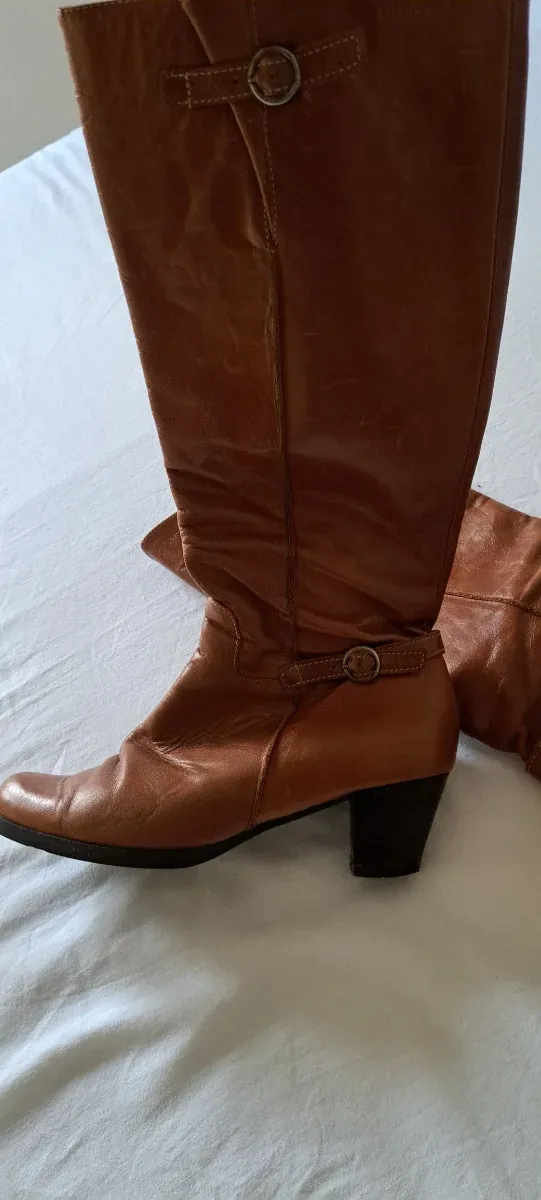 Botas de piel marrones