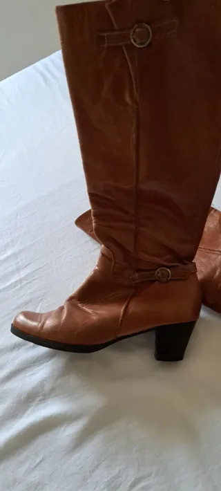 Botas de piel marrones