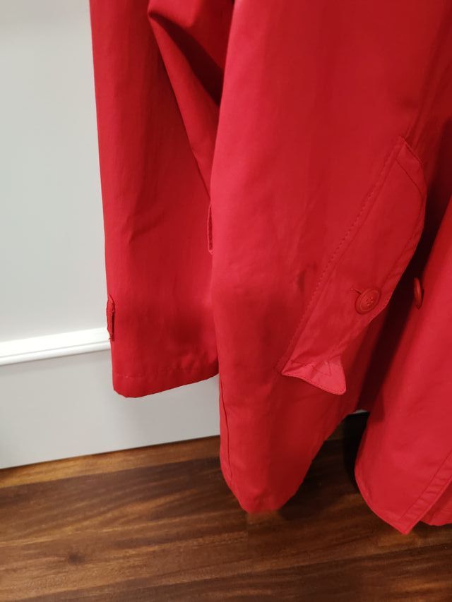 Gabardina T 46 roja