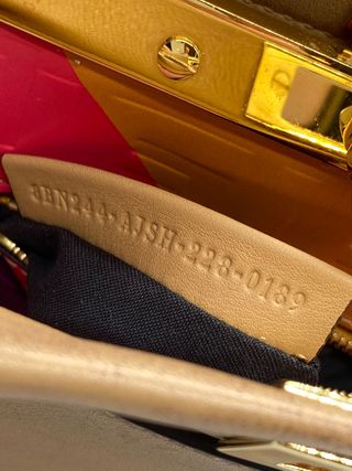 Borsa Fendi Peekaboo Beige e Oro