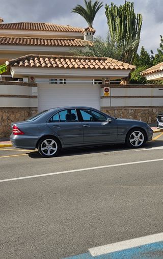 Mercedes-Benz Clase C 2005