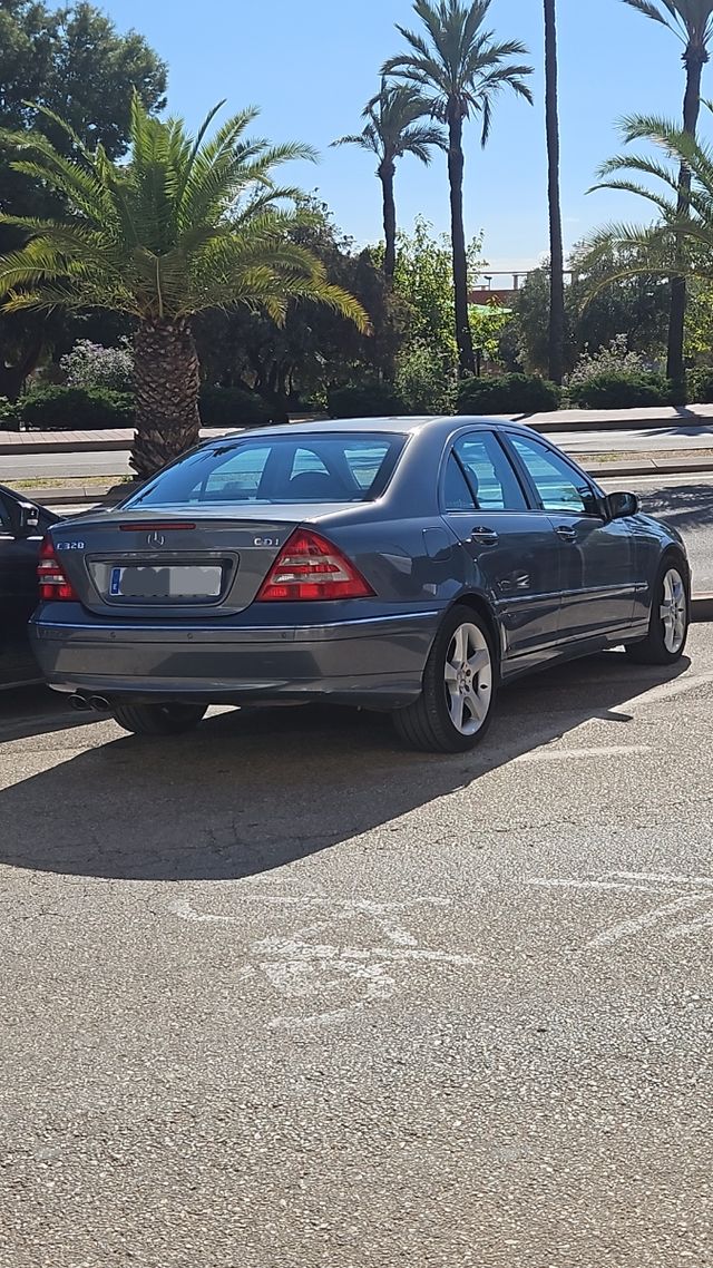 Mercedes-Benz Clase C 2005