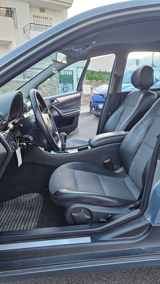 Mercedes-Benz Clase C 2005