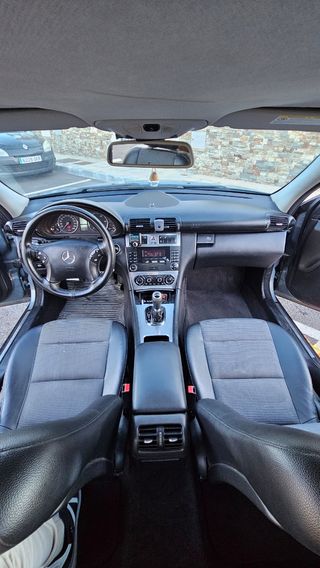 Mercedes-Benz Clase C 2005