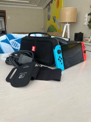 Nintendo Switch OLED Azul/Rojo + Accesorios