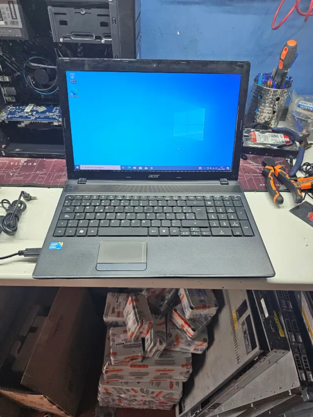 Portátil Acer i3 SSD 240GB 6GB RAM