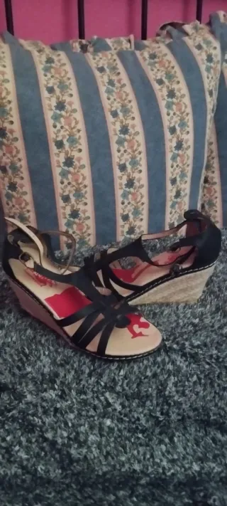 Sandalias cuña esparto negras